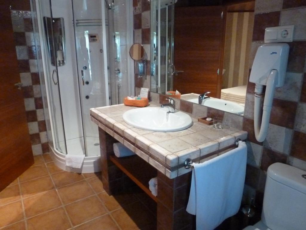Hotel H Con Encanto Binéfar Pokoj fotografie